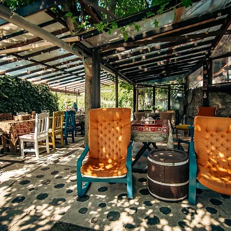 Grappa Goldhill Wineyard & Case de vacanță *